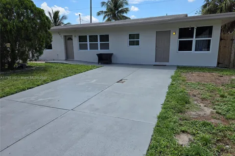 2601 NE 9th Ave, Pompano Beach FL 33064