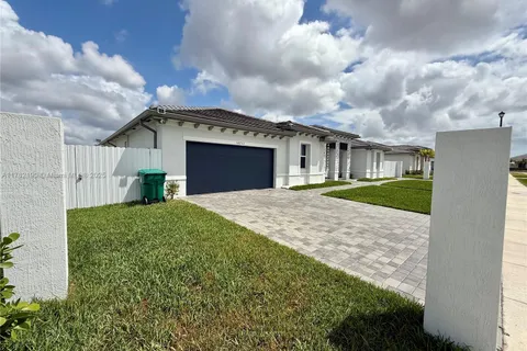 16751 SW 291st Ter, Homestead FL 33030