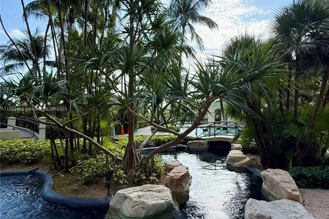 19501 W Country Club Dr # 2014, Aventura FL 33180