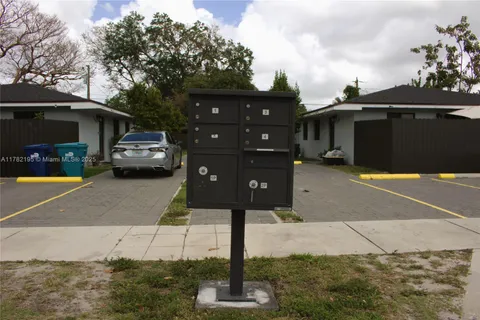 2925 NW 93rd St, Miami FL 33147