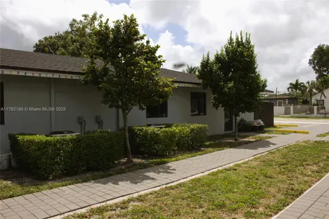 2925 NW 93rd St, Miami FL 33147
