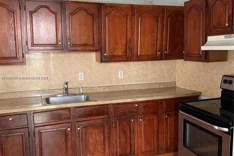 1987 NE 171st St # 1, North Miami Beach FL 33162