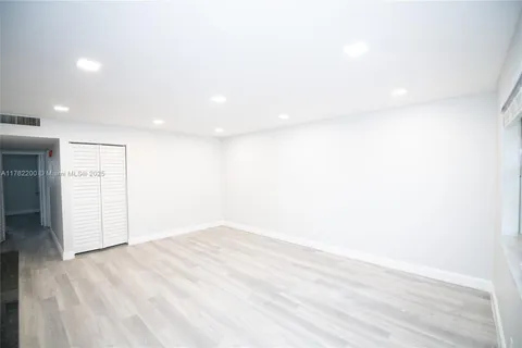 8704 NW 35th St # 104, Coral Springs FL 33065