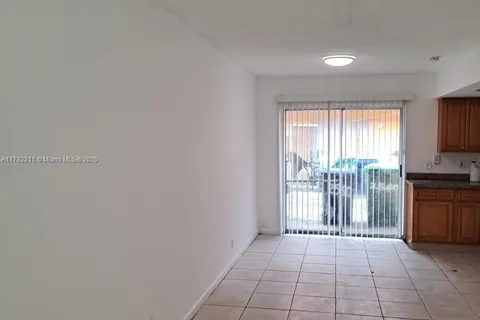 2560 NW 52nd Ave # C18, Lauderhill FL 33313