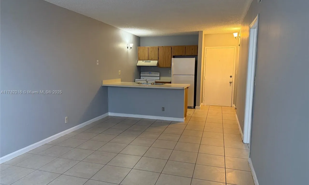 2401 Riverside Dr # B, Coral Springs FL 33065