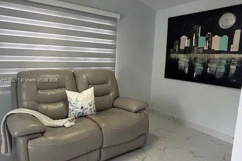 871 SE 4th Pl, Hialeah FL 33010