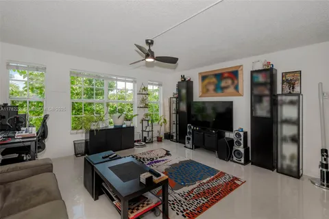 680 Tennis Club Dr # 308, Fort Lauderdale FL 33311