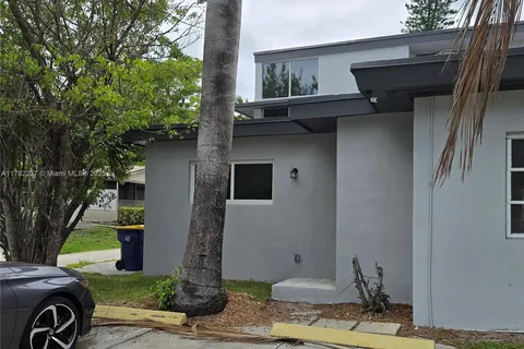 250 SE Park St # 6, Dania Beach FL 33004
