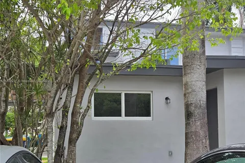 250 SE Park St # 6, Dania Beach FL 33004