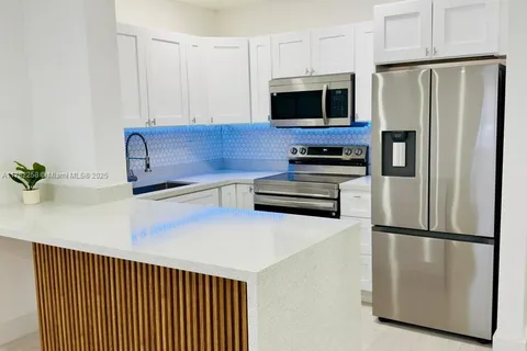 1520 Mckinley St # 116E, Hollywood FL 33020