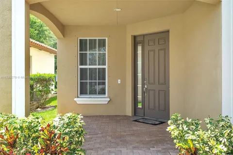 4622 Capital Dr, Lake Worth FL 33463