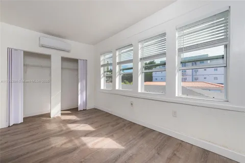 501 SW 6th Ct # 215, Miami FL 33130