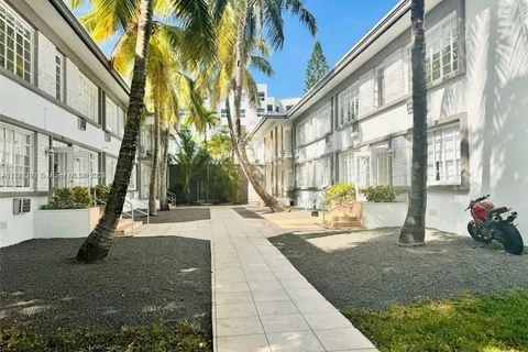 301 86th St # 3, Miami Beach FL 33141