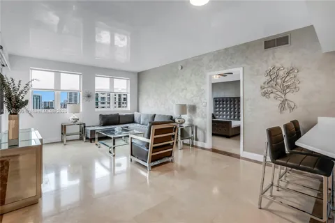 20000 E Country Club Dr # 1209, Aventura FL 33180