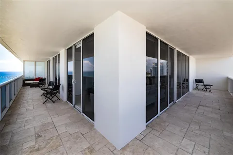1830 S Ocean Dr # 1808, Hallandale Beach FL 33009