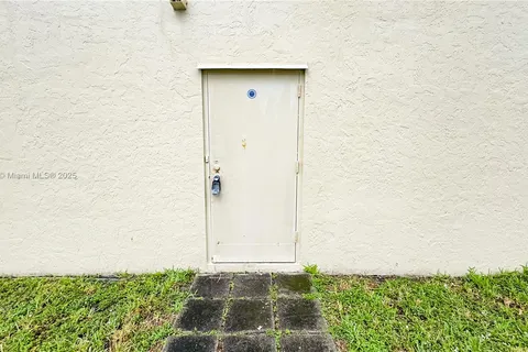 6157 NW 167th St # F27, Hialeah FL 33015