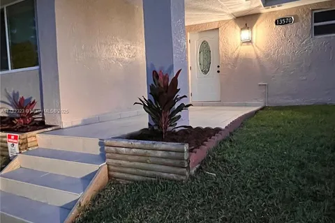 13570 SW 286th Ter, Homestead FL 33033