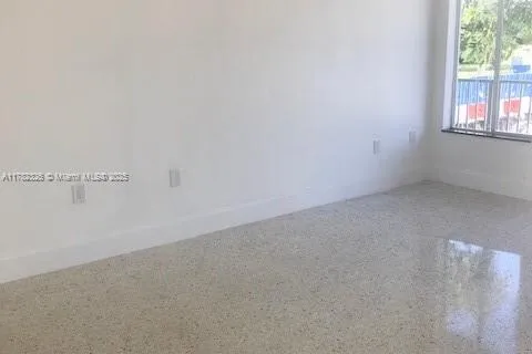 82 NW 27th St # 3, Miami FL 33127