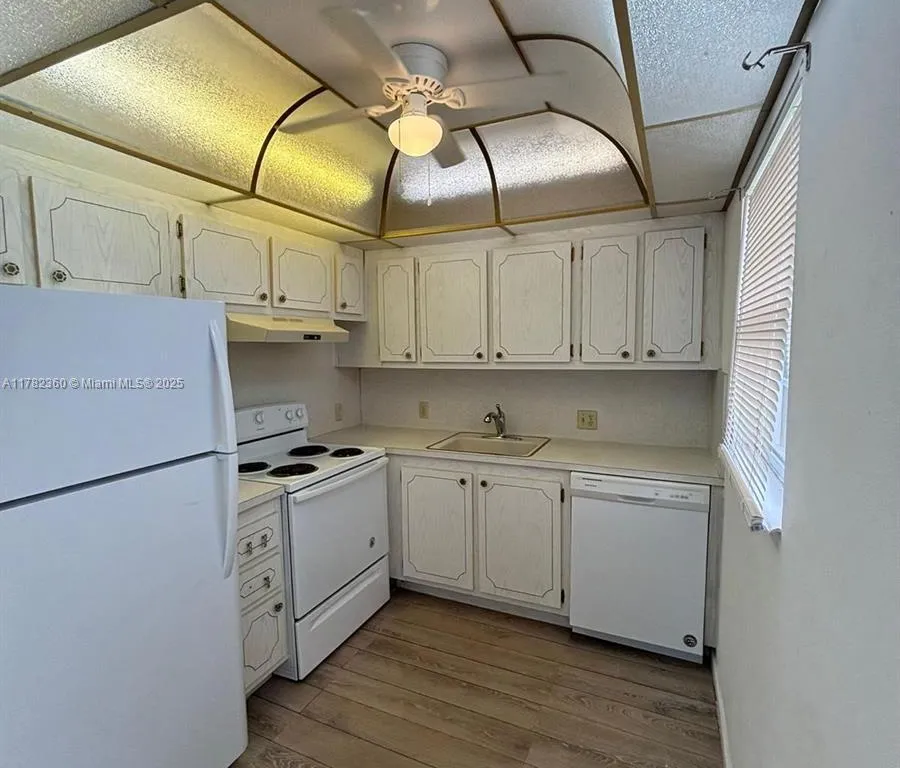 564 N Mansfield  N # 564, Boca Raton FL 33434