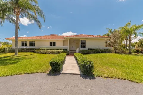 8330 SW 176th St, Palmetto Bay FL 33157