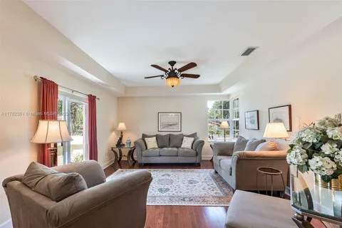 8330 SW 176th St, Palmetto Bay FL 33157