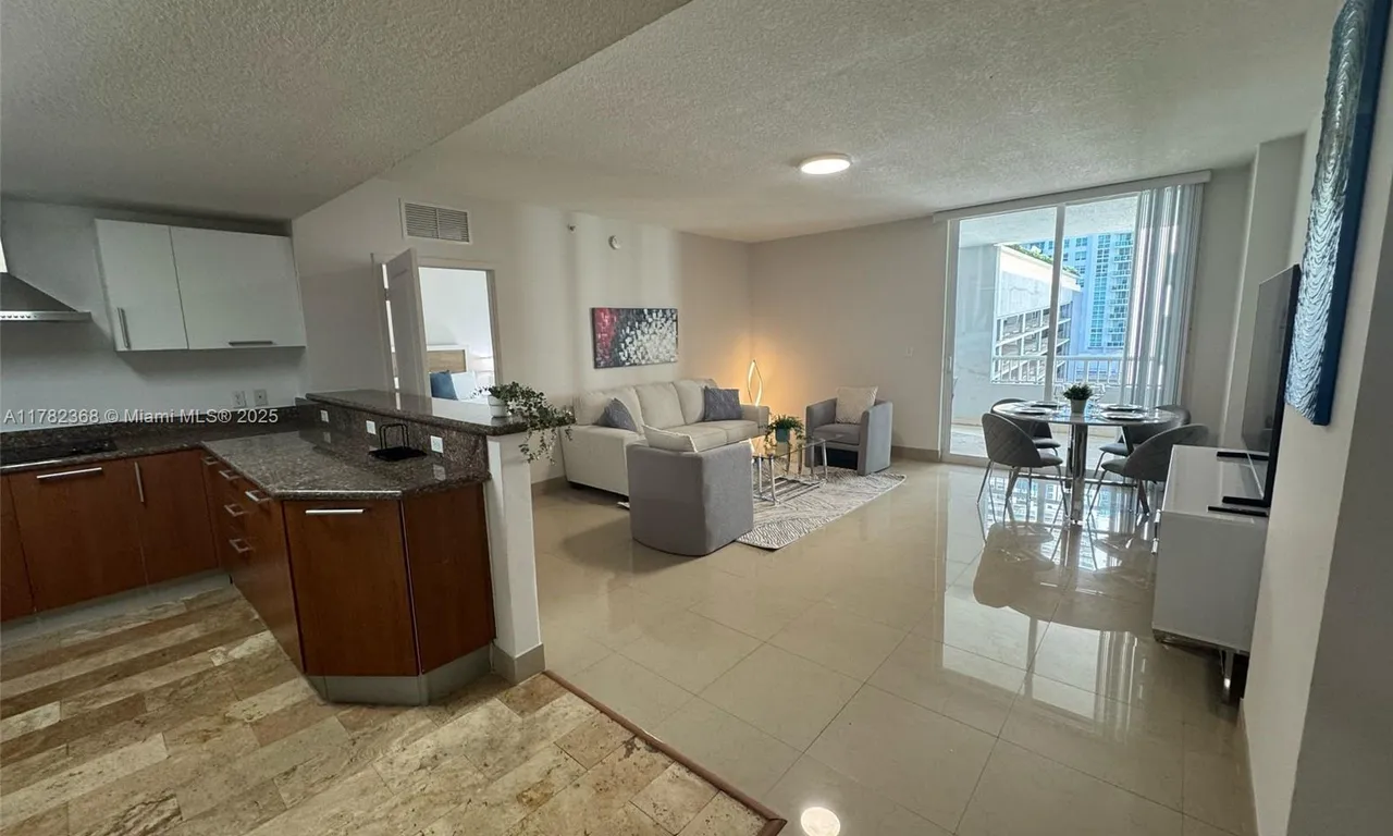 170 SE 14th St # 1108, Miami FL 33131