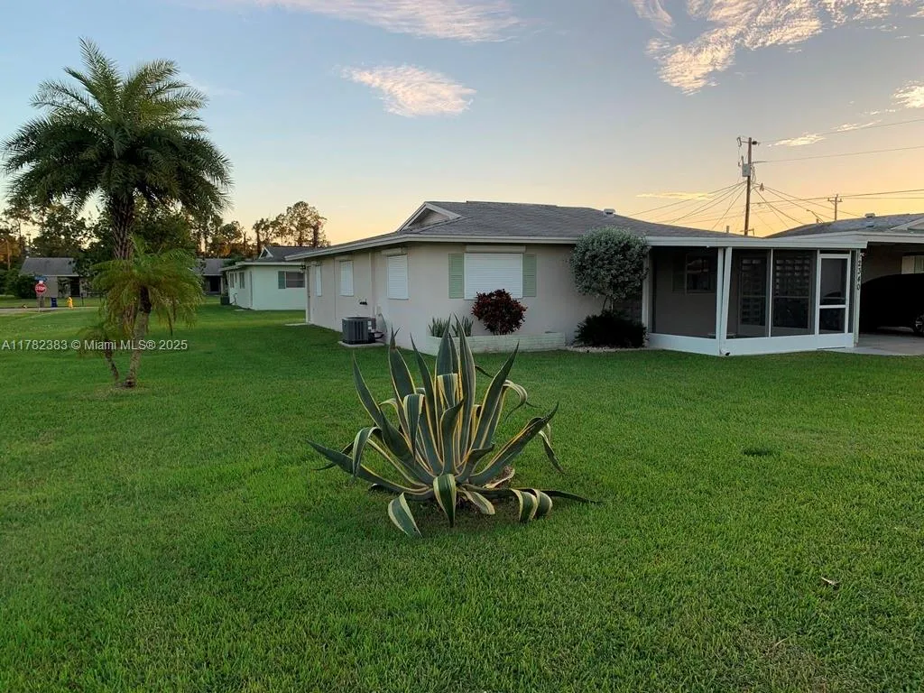 2340 Jacaranda Ct., Lehigh Acres FL 33936