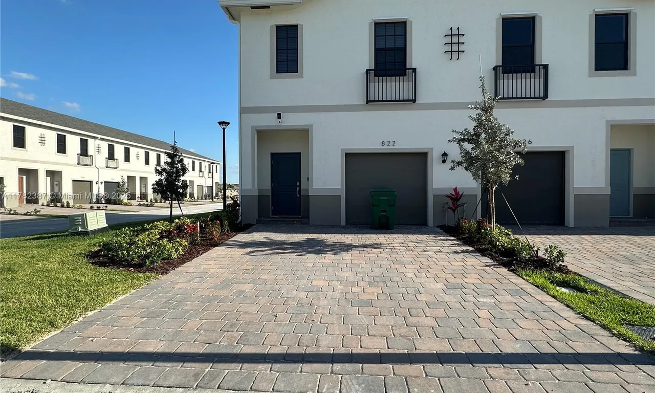 822 SW 11th Ter, Florida City FL 33034