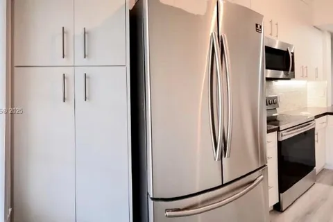 16691 Hemingway Dr, Weston FL 33326