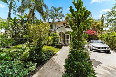 5978 NE 6th Ct, Miami FL 33137