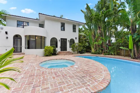 5978 NE 6th Ct, Miami FL 33137
