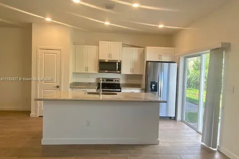 1756 SE 7th Ter, Homestead FL 33034