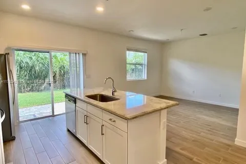 1756 SE 7th Ter, Homestead FL 33034
