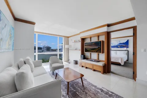 6801 Collins Ave # 515, Miami Beach FL 33141