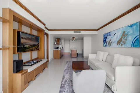 6801 Collins Ave # 515, Miami Beach FL 33141