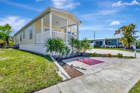 4206 Mocking Bird Dr, Boynton Beach FL 33436