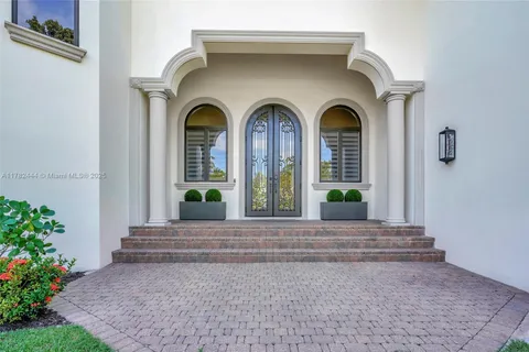 606 Binnacle Drive, Naples FL 34103
