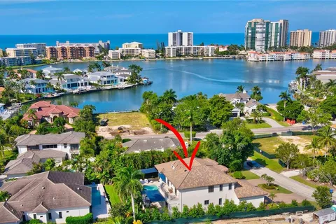 606 Binnacle Drive, Naples FL 34103