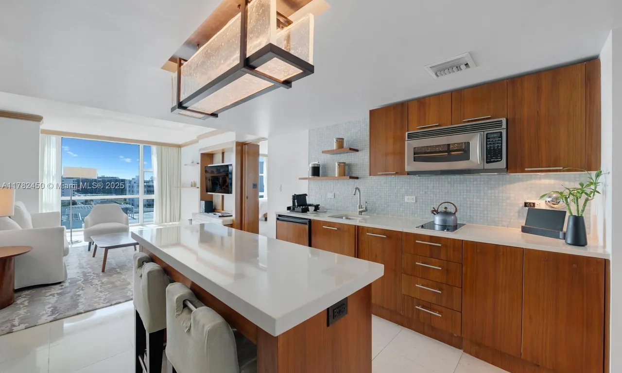 6801 Collins Ave # 702, Miami Beach FL 33141