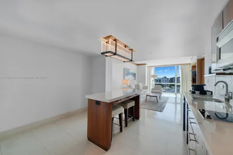 6801 Collins Ave # 702, Miami Beach FL 33141