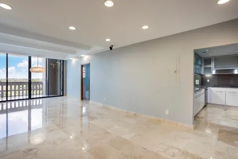90 Edgewater Dr, Coral Gables FL 33133