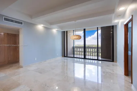 90 Edgewater Dr, Coral Gables FL 33133
