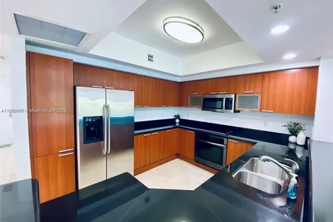 15051 Royal Oaks Ln # 2002, North Miami FL 33181