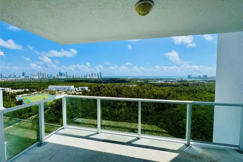 15051 Royal Oaks Ln # 2002, North Miami FL 33181
