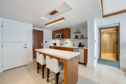 6801 Collins Ave # 709, Miami Beach FL 33141
