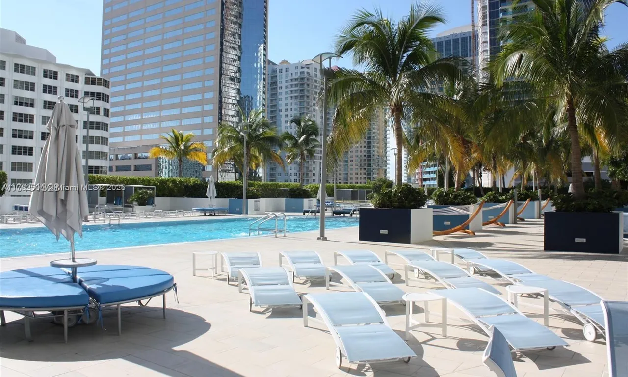951 Brickell Ave # 1009, Miami FL 33131