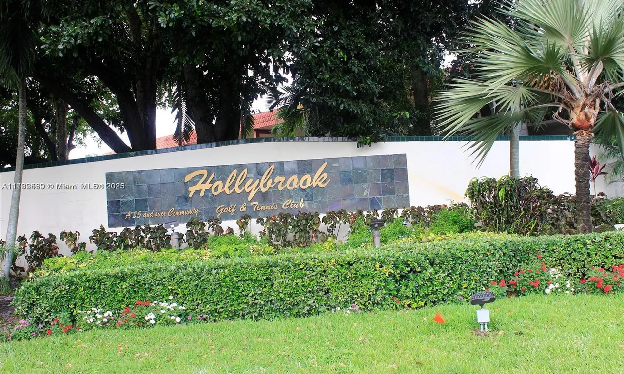 8941 S Hollybrook Blvd # 203, Pembroke Pines FL 33025