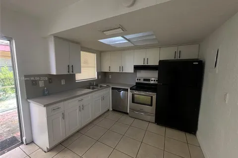 2610 NW 52nd Ave # C14, Lauderhill FL 33313