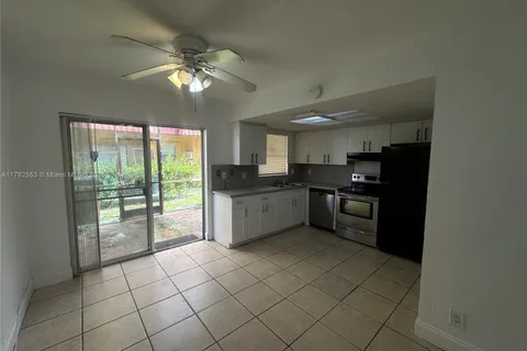 2610 NW 52nd Ave # C14, Lauderhill FL 33313