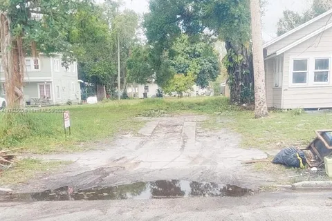 617 Texas Ct, Fort Pierce FL 34950